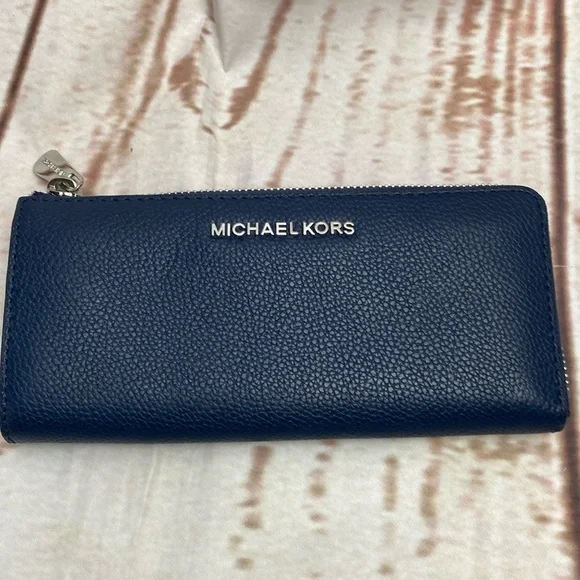 Michael Kors | Bags | Michael Kors Wallet Nwot | Poshmark display picture 2